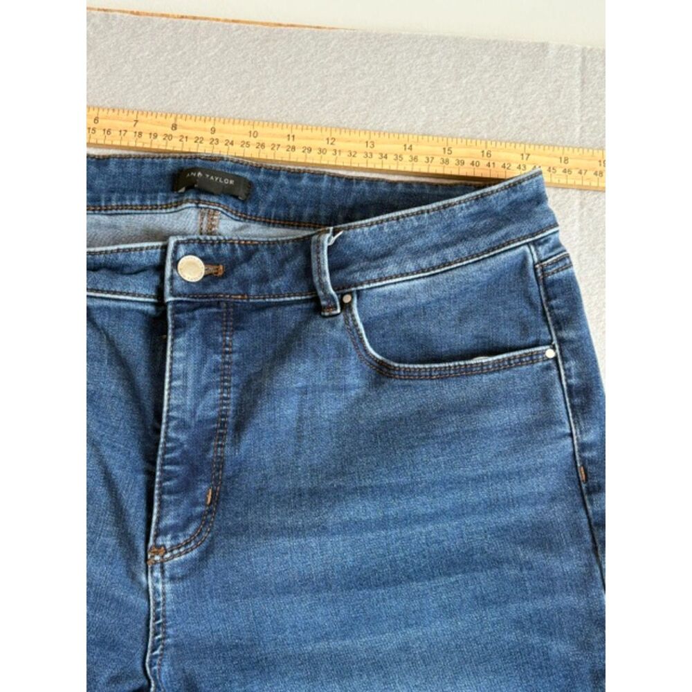 Ann Taylor Curvy Fit Womens Bootcut Jeans Size 16 Stretch - Picture 2 of 5